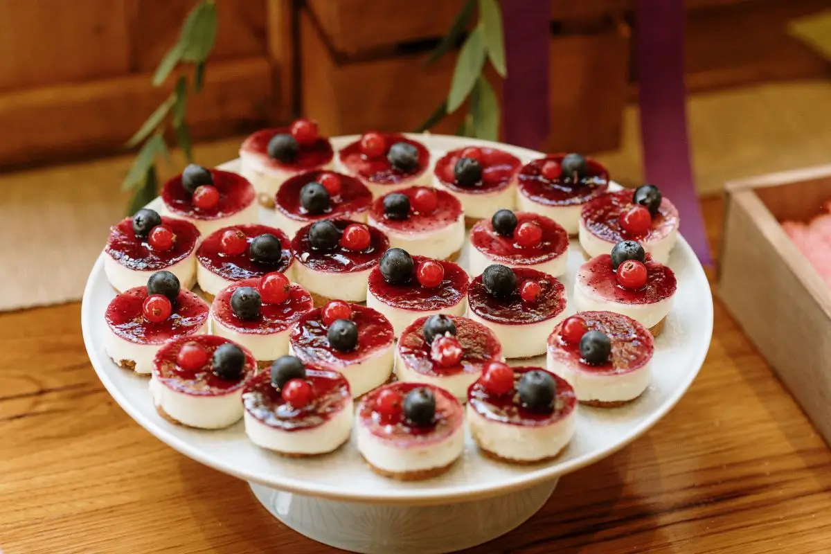 Chimi Cheesecake: A Sweet and Crispy Treat